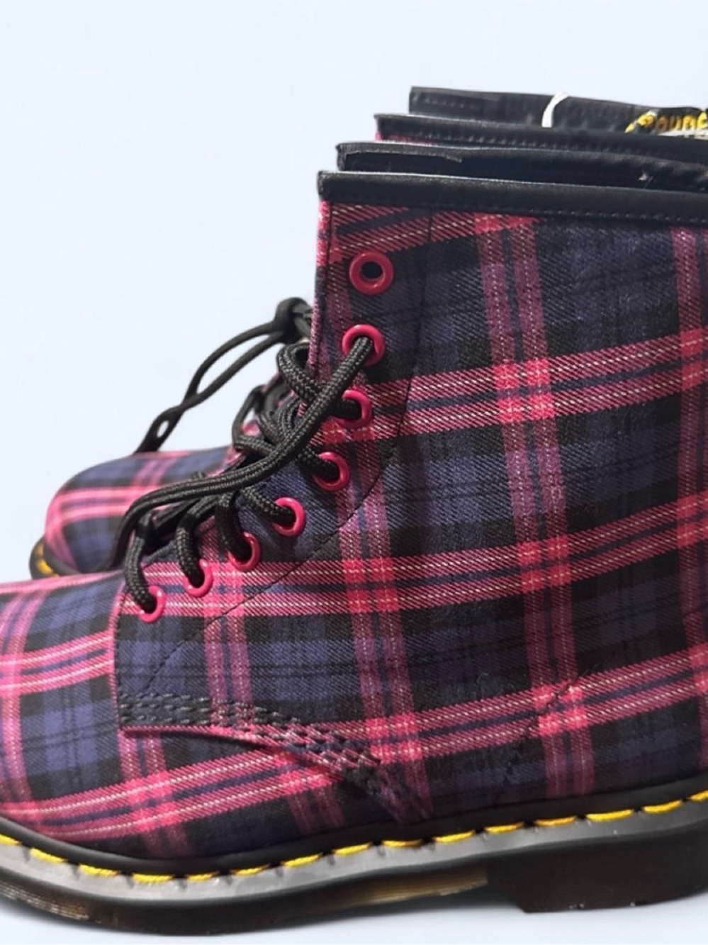 NWT Dr Martens 1460 Tartan lace up boots pink multi plaid combat boots Sz 8 NWOB